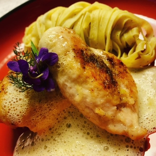 Hendlbrust mit Trüffel-Lauchsauce und Tagliatelle - zumkochen.at ...